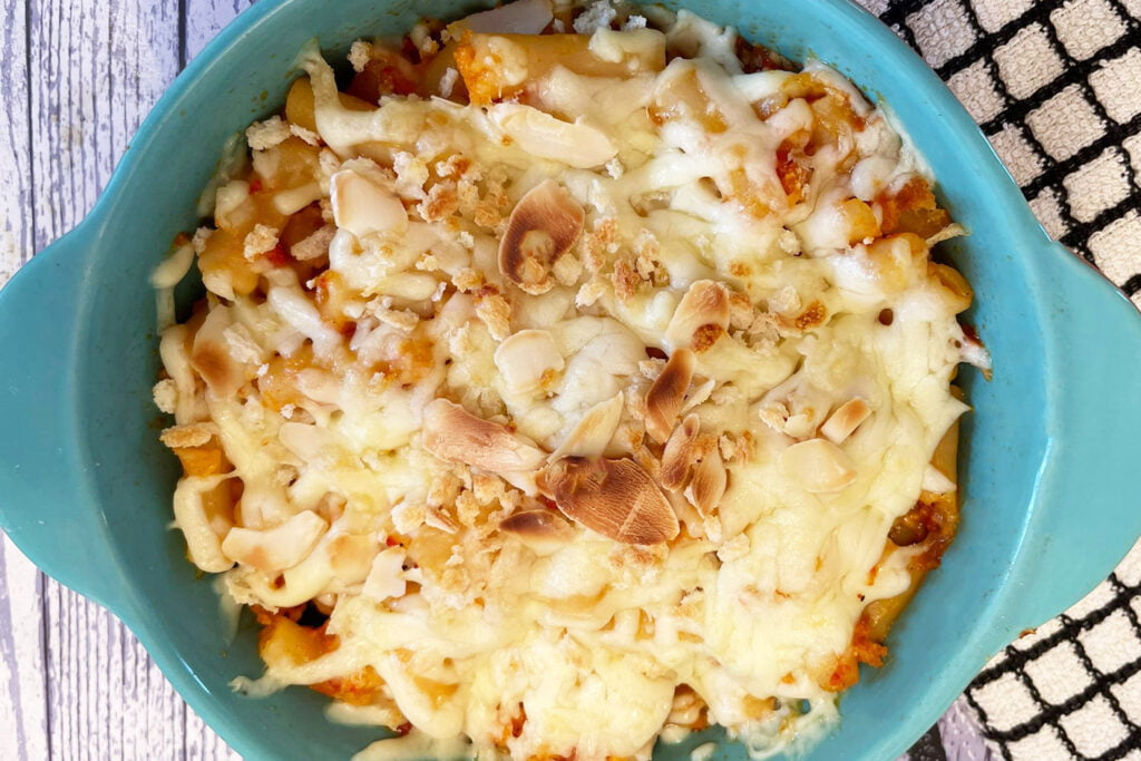 Mac-and-cheese-with-romesco-sauce